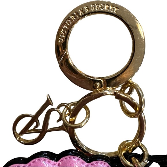 NWT Victoria’s Secret Pink Bling Seashell Keychain - Picture 3 of 3